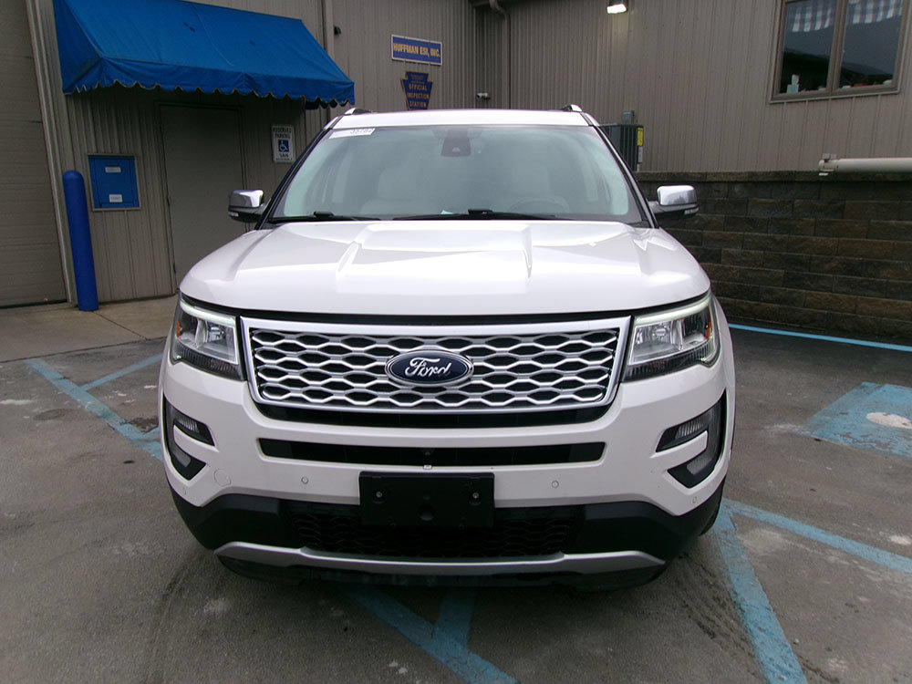 Used 2017 Ford Explorer Platinum AWD/4WD image 2