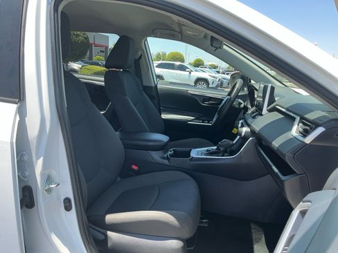 Certified 2025 Toyota RAV4 LE AWD/4WD image 19