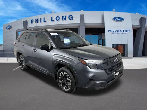Used 2025 Subaru Forester AWD/4WD image 7