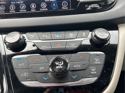 Certified 2019 Chrysler Pacifica Touring-L Plus w/ Advanced Safetytec Group image 22