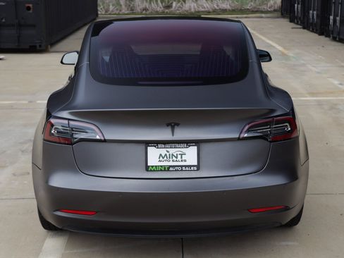 Used 2018 Tesla Model 3 Long Range RWD image 14