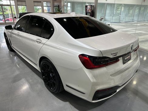 Used 2020 BMW 745e xDrive AWD/4WD image 28