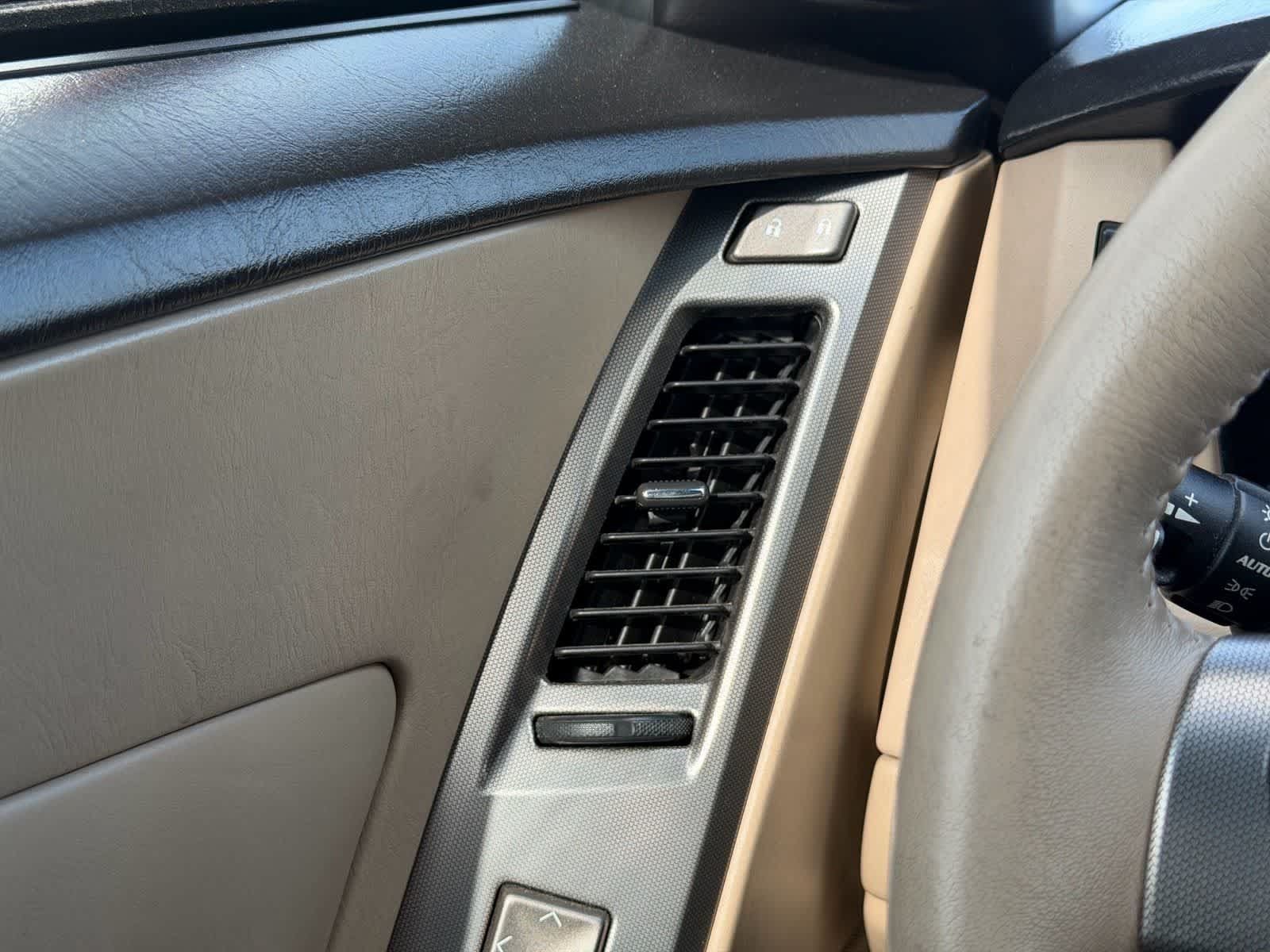 Used 2007 Cadillac XLR RWD image 20
