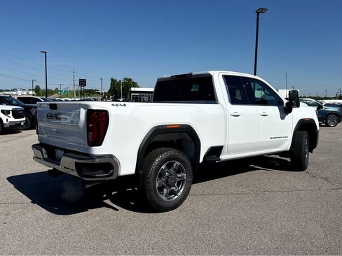 New 2026 GMC Sierra 2500 SLE AWD/4WD image 2