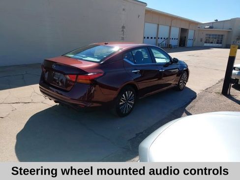 Used 2025 Nissan Altima 2.5 SV image 4