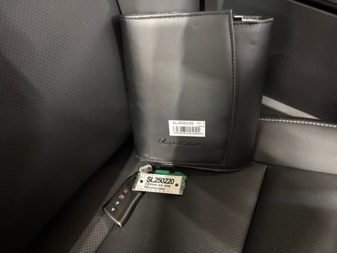 Used 2025 Lexus ES 350 w/ Premium Package image 33