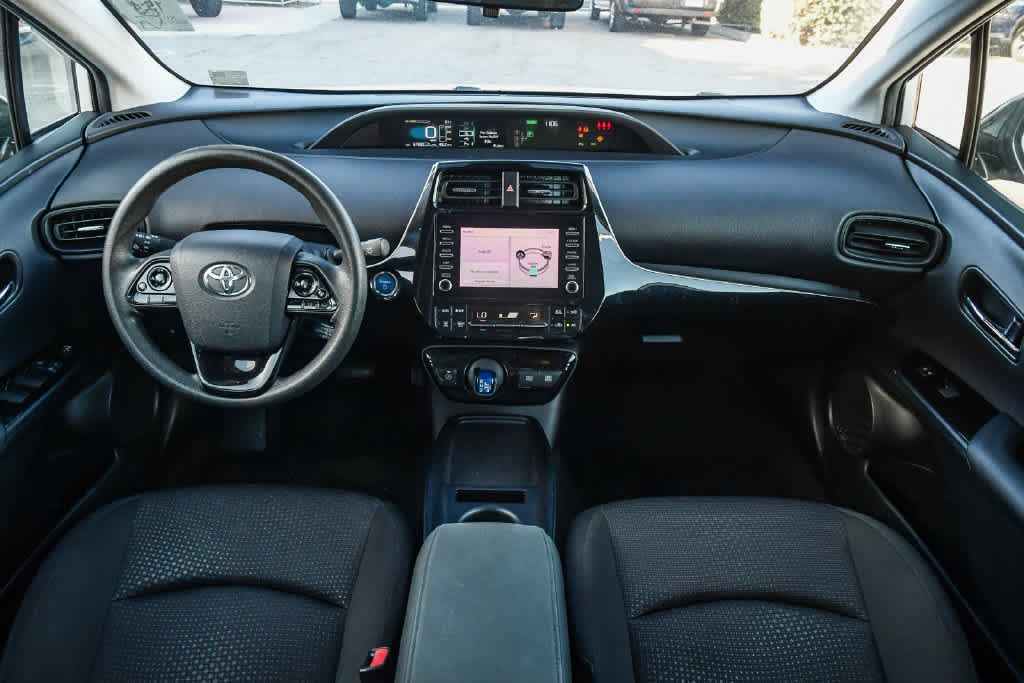 Used 2020 Toyota Prius LE FWD image 14