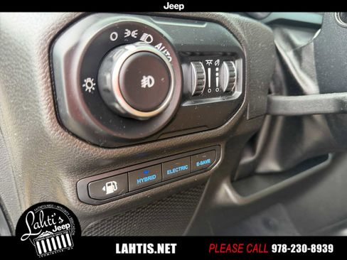 Certified 2022 Jeep Wrangler Unlimited Sahara w/ Cold Weather Group image 35