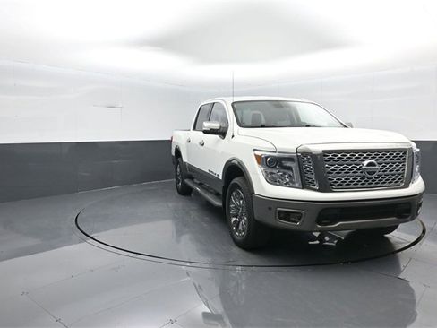 Used 2019 Nissan Titan Platinum Reserve w/ Platinum Utility Package image 2