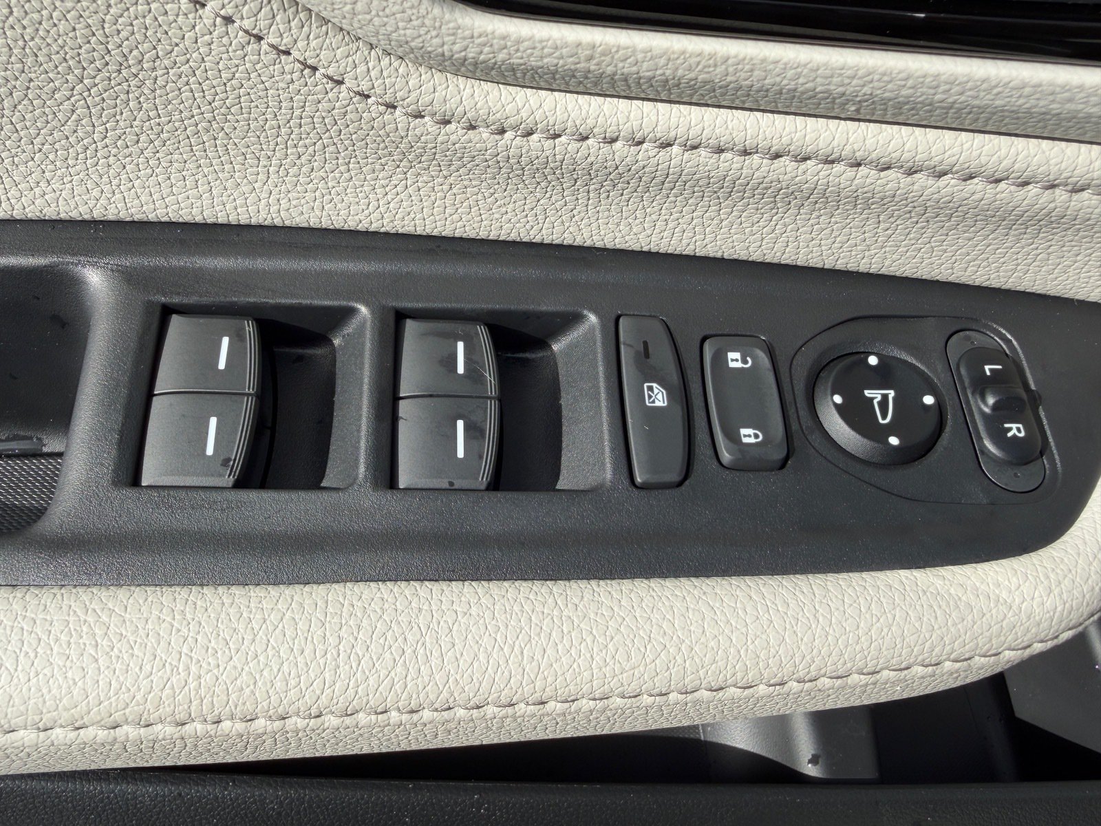 New 2027 Honda Odyssey Touring image 17