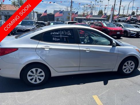 Used 2016 Hyundai Accent SE w/ Option Group 02 FWD image 3