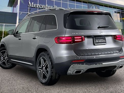 New 2026 Mercedes-Benz GLB 250 4MATIC image 3