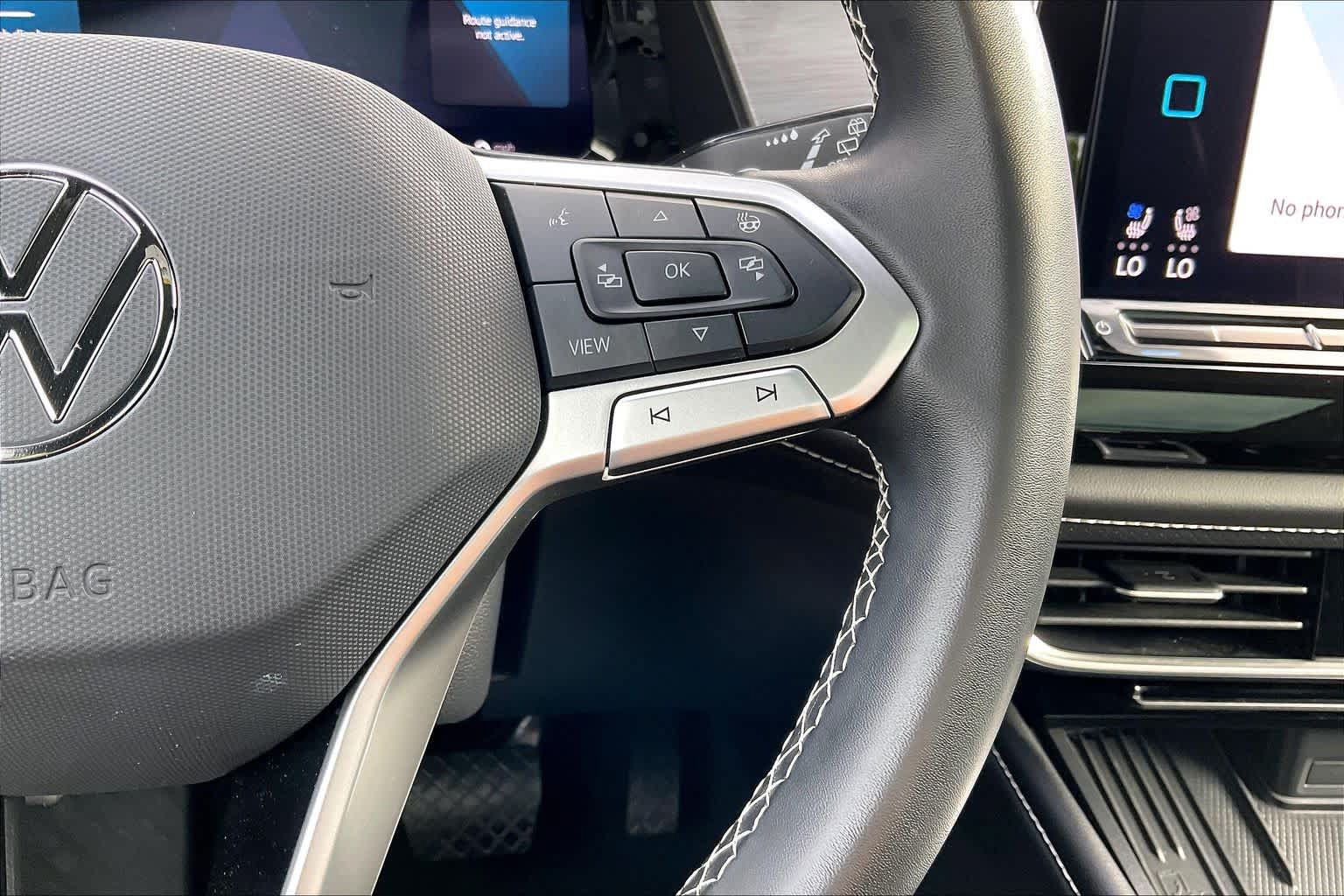 Used 2026 Volkswagen Atlas Cross Sport SE FWD image 25