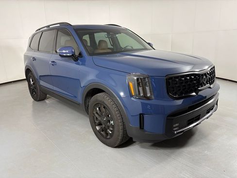 Used 2025 Kia Telluride SX Prestige X-Pro AWD/4WD image 2
