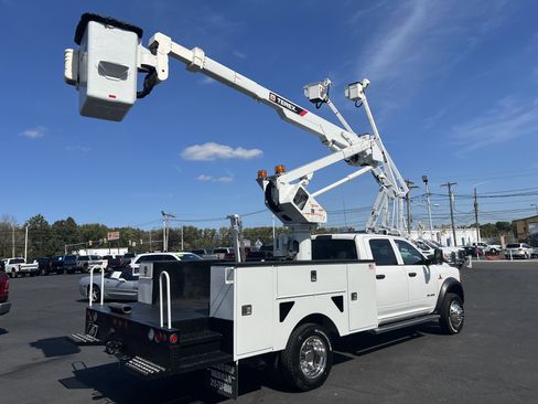 Used 2019 RAM 5500 Tradesman w/ Chrome Appearance Group image 3
