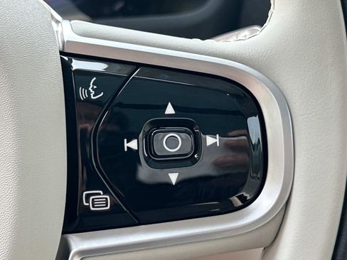 New 2026 Volvo XC90 B6 Ultra image 25