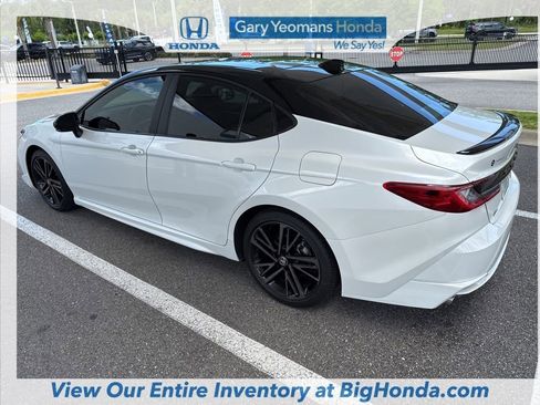 Used 2025 Toyota Camry XSE FWD image 4