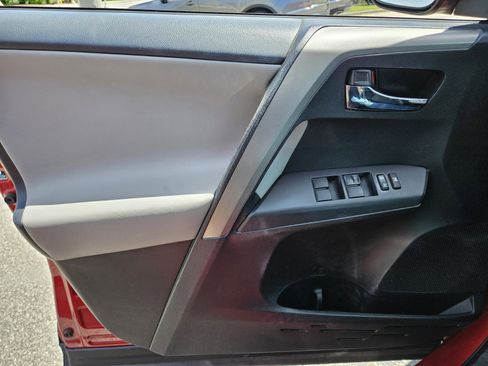 Used 2017 Toyota RAV4 XLE FWD image 30