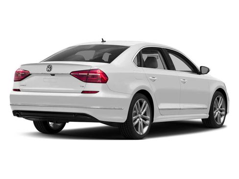 Used 2017 Volkswagen Passat 1.8T R-Line w/ R-Line Lighting Package FWD image 2
