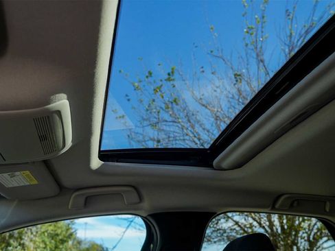 Used 2025 MAZDA CX-30 AWD 2.5 S w/ Premium Package image 23