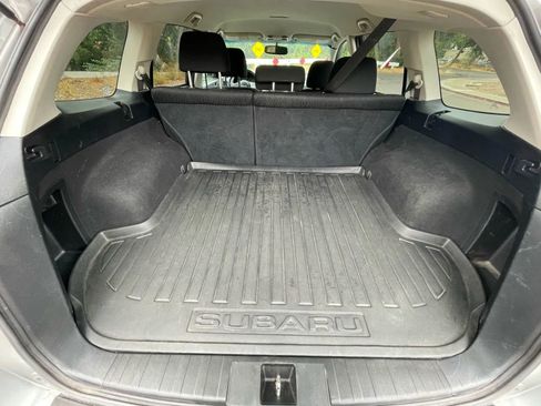 Used 2011 Subaru Outback 2.5i Premium image 21