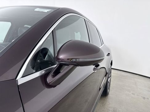 Certified 2024 Porsche Macan S AWD/4WD image 12