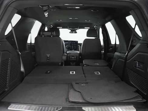 Used 2025 GMC Yukon Denali AWD/4WD image 12