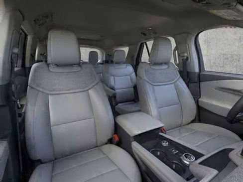 New 2025 Ford Explorer Active w/ Active Comfort Package image 29