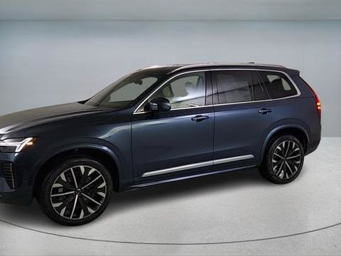 Used 2026 Volvo XC90 B6 Plus w/ Protection Package AWD/4WD image 3