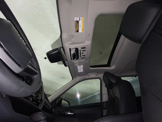 Used 2025 Toyota Highlander XLE AWD/4WD image 22
