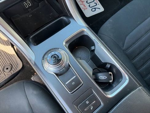 Used 2019 Ford Fusion SE image 18