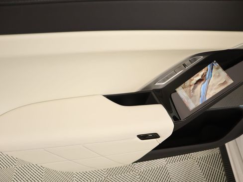 New 2026 BMW 740i RWD image 18