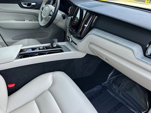 Certified 2023 Volvo XC60 B5 Plus image 18