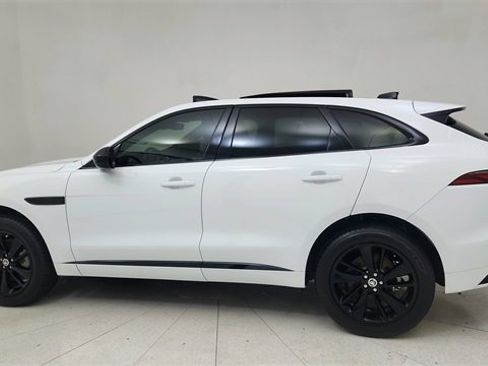 Used 2025 Jaguar F-PACE R-Dynamic S image 4