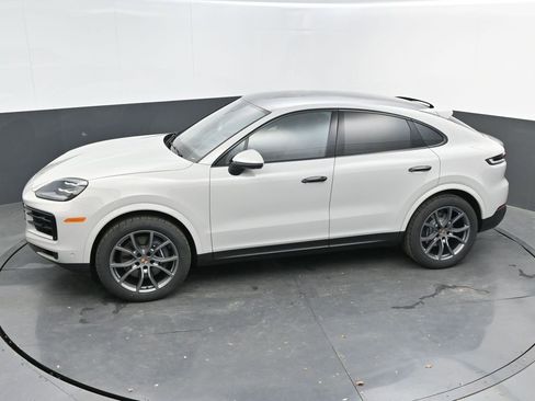 New 2025 Porsche Cayenne Coupe image 41