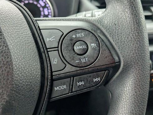 Used 2019 Toyota RAV4 XLE image 18