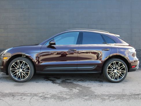 New 2026 Porsche Macan image 2