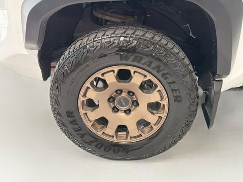 Certified 2025 Toyota Tacoma 4x4 Double Cab Hybrid image 24