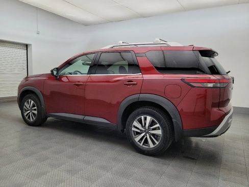 Used 2023 Nissan Pathfinder SL image 3