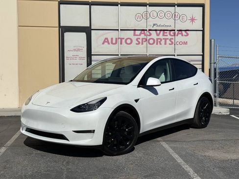 Used 2021 Tesla Model Y Long Range AWD/4WD image 4