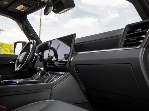 Used 2026 Lexus GX 550 w/ Accessory Package (2T) image 49