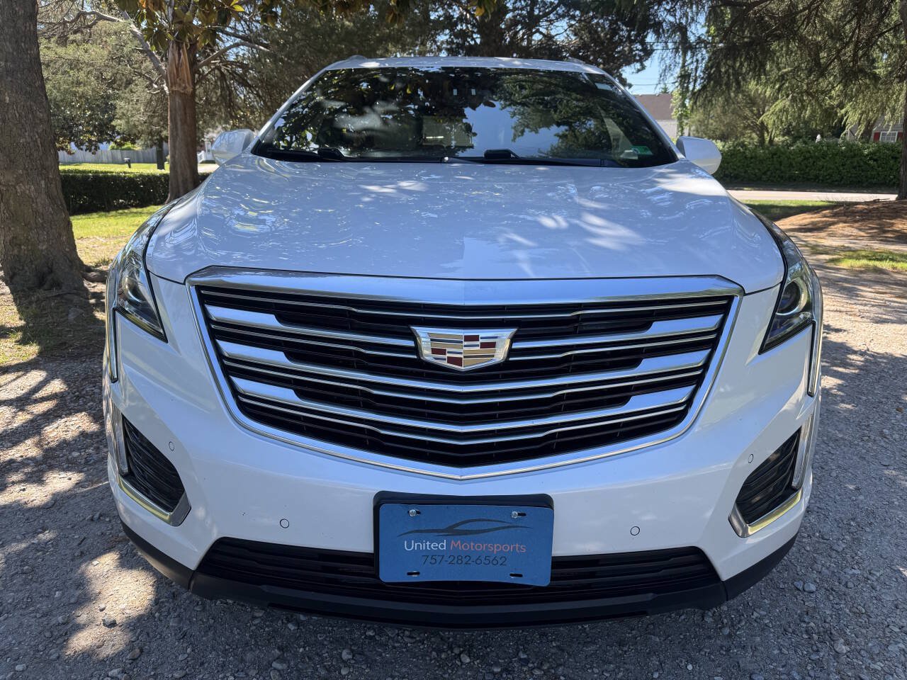 Used 2017 Cadillac XT5 Luxury w/ Driver Awareness Package FWD image 3