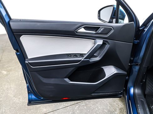 Used 2020 Volkswagen Tiguan SE image 21