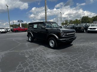 New 2025 Ford Bronco Base video 3