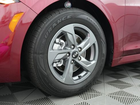 Used 2021 Kia K5 LX image 24