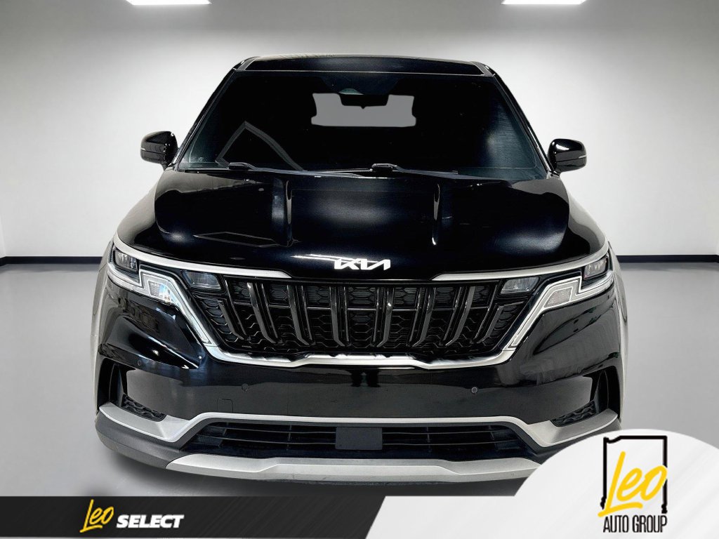 Used 2022 Kia Carnival EX FWD image 2