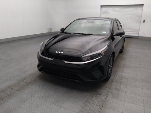 Used 2024 Kia Forte LXS w/ LXS Technology Package FWD image 15