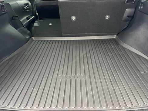 Used 2024 Toyota Venza LE image 15