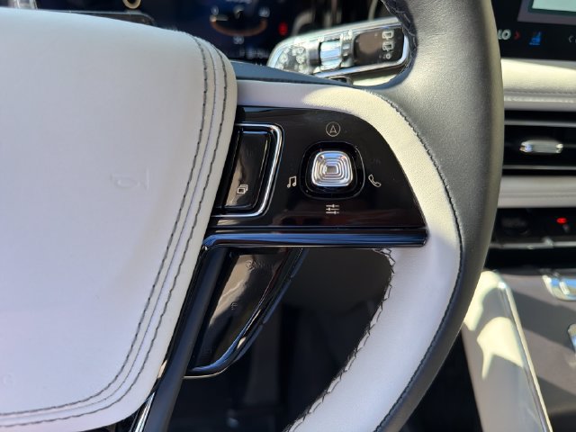 New 2027 Lincoln Aviator AWD image 30