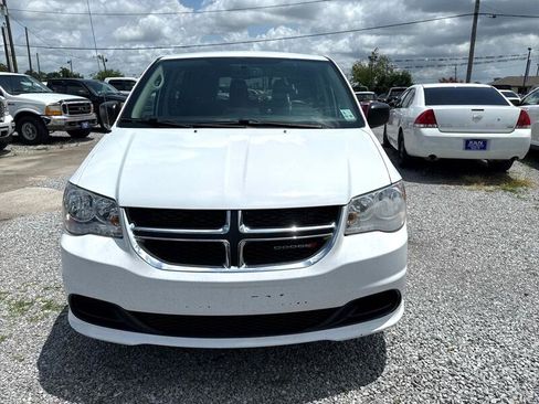 Used 2018 Dodge Grand Caravan SE w/ UConnect Hands-Free Group image 8